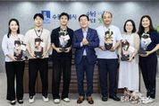 이재준 수원시장, 친절왕 공직자 만나 격려