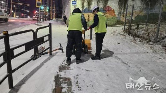 화성특례시 12월 4일 대설주의보에 선제적 대응 총력...제설인력 169명, 제설차량 135대 투입에 시민 안전확보