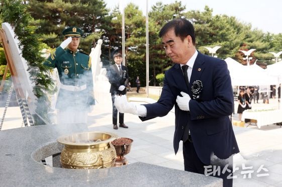염종현 경기도의장, 6일 ‘제69회 현충일 추념식’ 참석