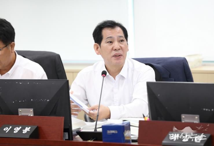 경기도의회 이영봉 의원, '경기도의료원 임금체불 위기 해소 위한 추경안 심사, 강도 높은 경영혁신 촉구'