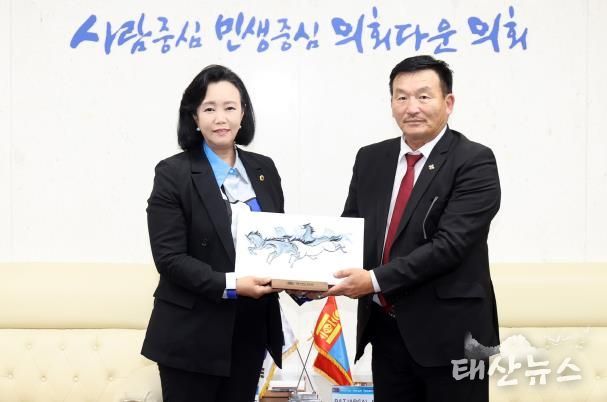 경기도의회 정윤경 부의장, 15일 몽골 아르항가이도의회 대표단 접견