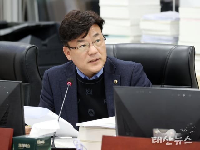 경기도의회 최만식 의원, 'IB엔 돈 쓰고 교사엔 인색' 날선 비판