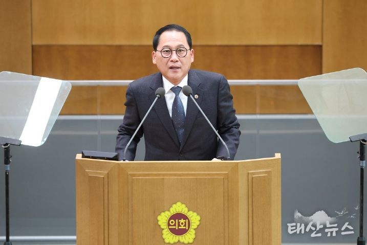 경기도의회 교육기획위원회 위원장인 안광률 의원(더불어민주당, 시흥1)