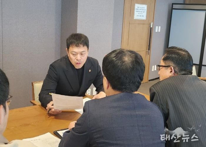 유영일 경기도의원, 개발제한구역 내 실외체육시설 비가림막 설치 허용을 위한 건의안 이끌어