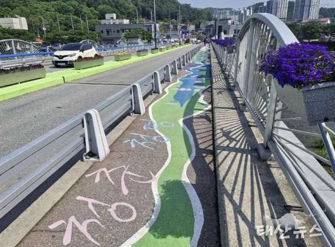 가평군 청평교, 꽃화분 조성 등으로 새롭게 단장