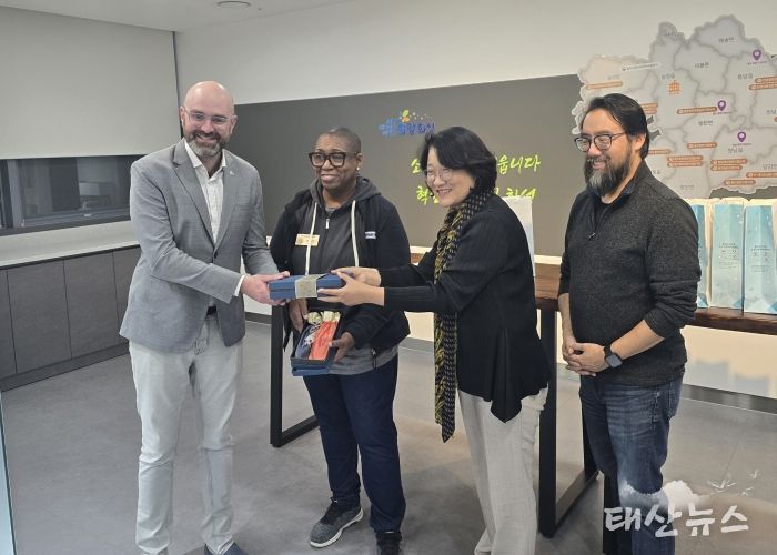 신미숙 의원, 美조지아주 경제사절단 만나…경기도 우수 소공인 제품 사례 공유