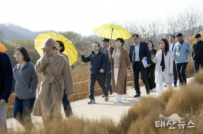 연천군, 경기도의회 의원 ‘임진강 댑싸리 정원’ 현지 확인