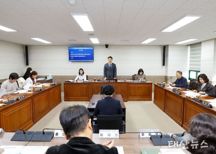 사진은 17일 의회 제4상임위원회 회의실에서 열린 ‘제299회 임시회 폐회 중 의회운영위원회’의 모습.