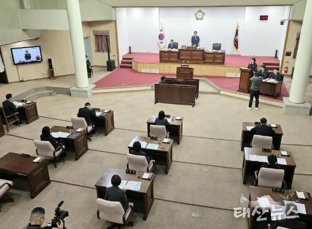 군포시의회는 12월 1일 제285회 정례회를 개회했다. 이번 회기는 18일까지 진행된다.