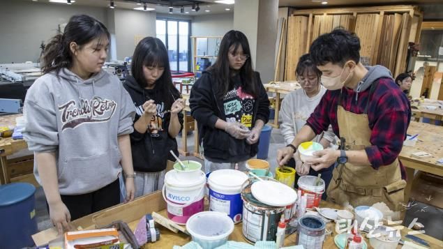 평택시자원봉사센터, ‘청소년 목공 봉사활동’ 및 미취학 아동 가정 대상 자원순환 프로그램 운영