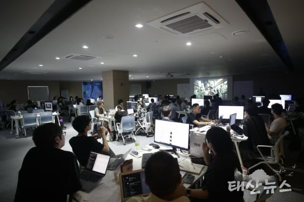 ‘AI영상교육센터부천’에서 AI 활용 영상 제작 강의가 이뤄지고 있다.