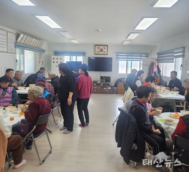 단석교회 자장면 나눔 행사