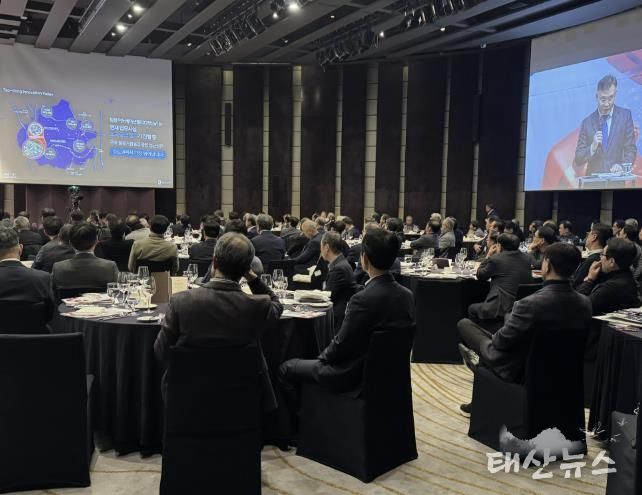 황규돈 수원시 경제자유구역추진단장이 수원 경제자유구역을 소개하고 있다.