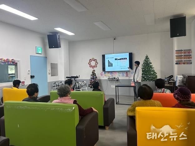 평택시 안중보건지소, 가족사랑주간보호센터 대상 '백세건강! 구강 관리 교실' 프로그램 운영!