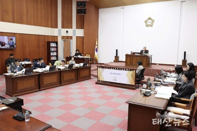 군포시의회 제285회 정례회 예산결산특별위원회 회의 모습