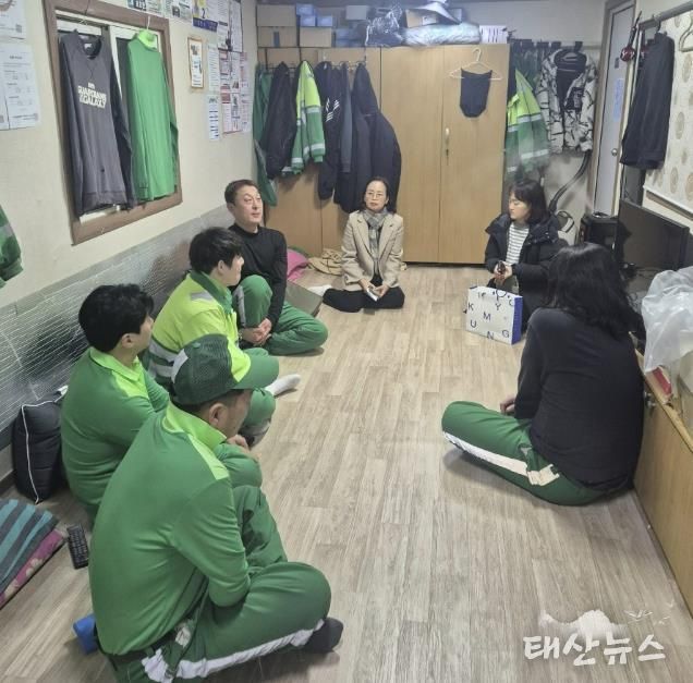수원시 팔달구 화서2동 이윤주 신임 동장, 환경관리원 쉼터 격려 방문