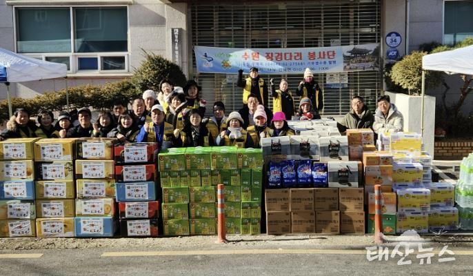 수원 징검다리봉사단, 정자2동 설 명절 후원물품 기탁
