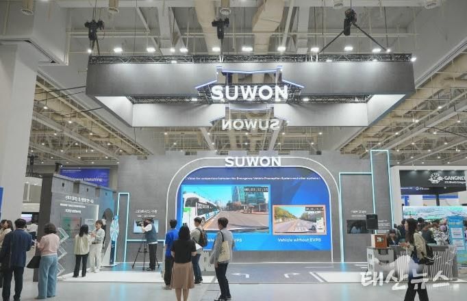 국내 박람회에 참가한 수원시 관내 중소기업 홍보부스 전경