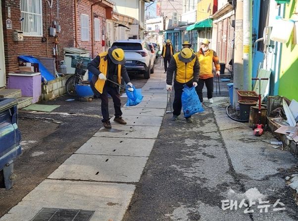 파주시 법원읍 실버경찰대, 새봄맞이 대청소 전개