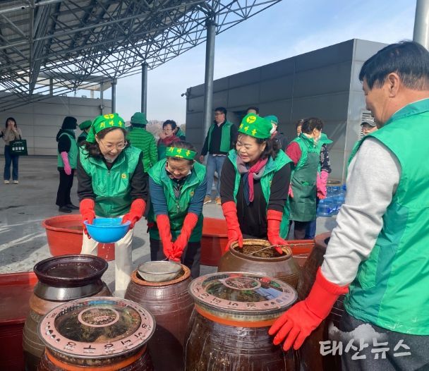 새마을지도자남양주시부녀회, ‘사랑의 밑반찬 나누기’ 된장 담그기 실시