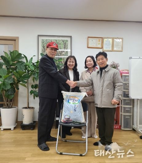 고양시 원신동 지역사회보장협의체, 경로당에 ‘사랑의 쌀’ 전달