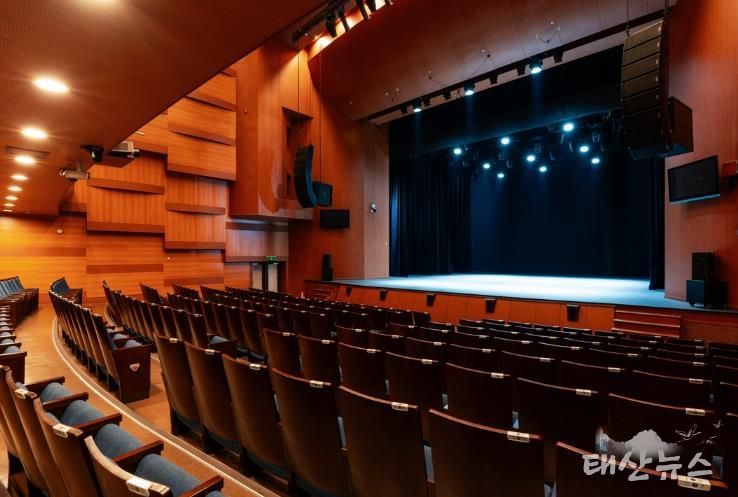 광명시민회관 공연장 전경 사진
